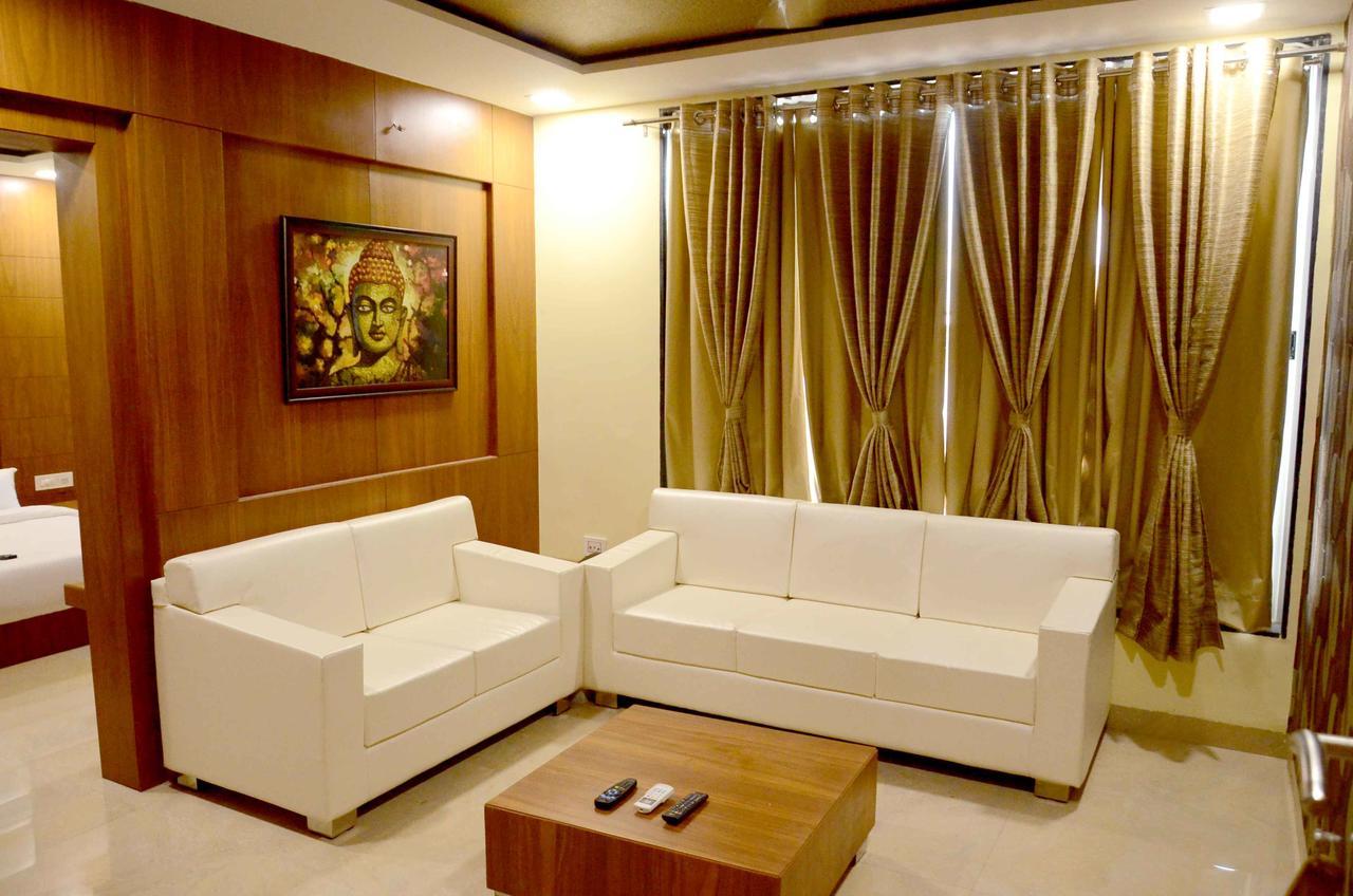 Hotel Shikhar Darshan 우자인 외부 사진