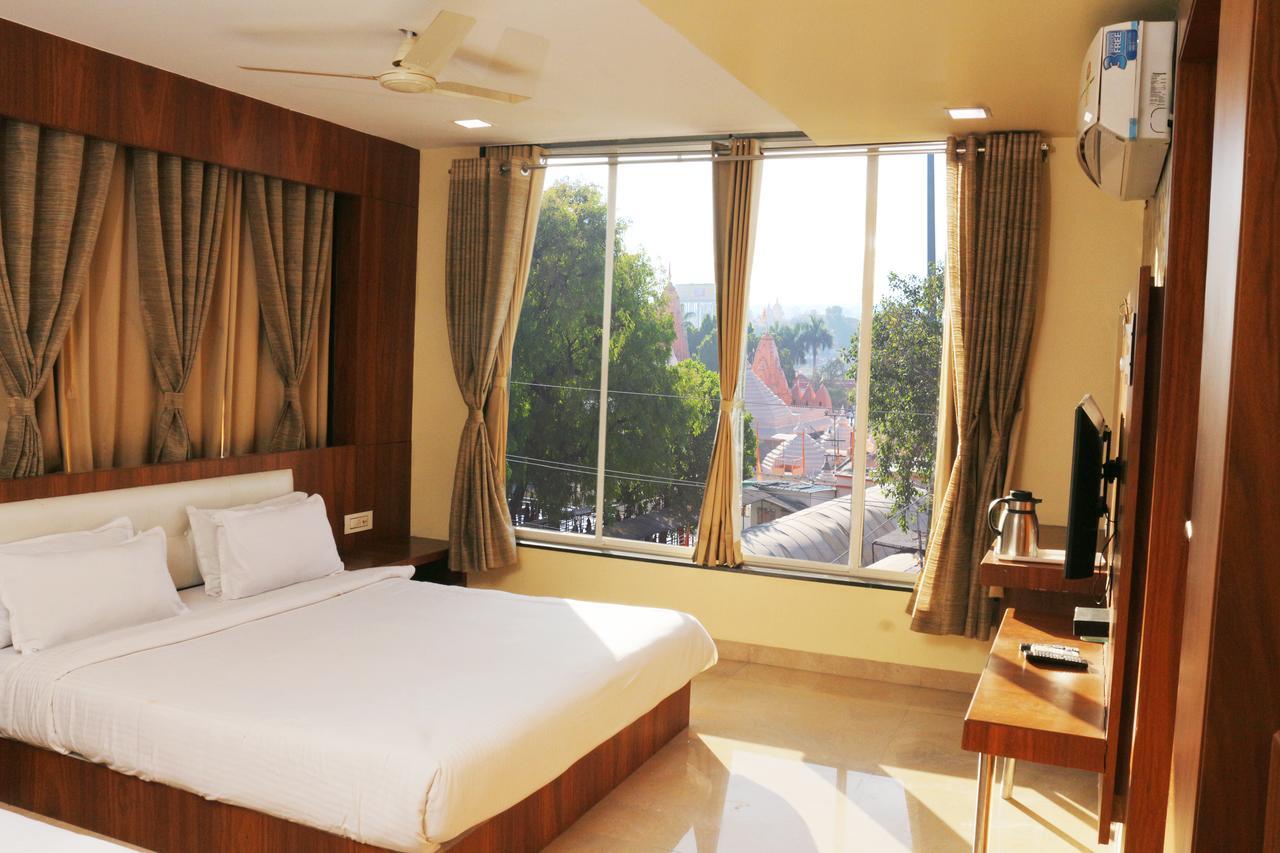 Hotel Shikhar Darshan 우자인 외부 사진