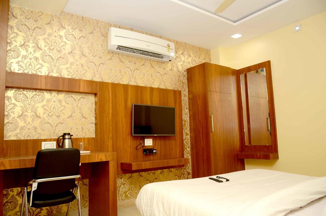 Hotel Shikhar Darshan 우자인 외부 사진