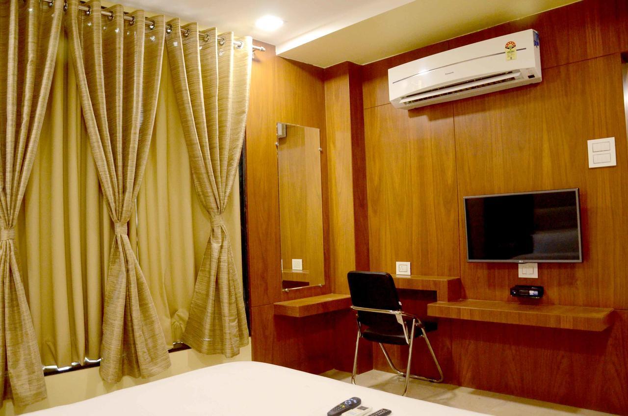 Hotel Shikhar Darshan 우자인 외부 사진