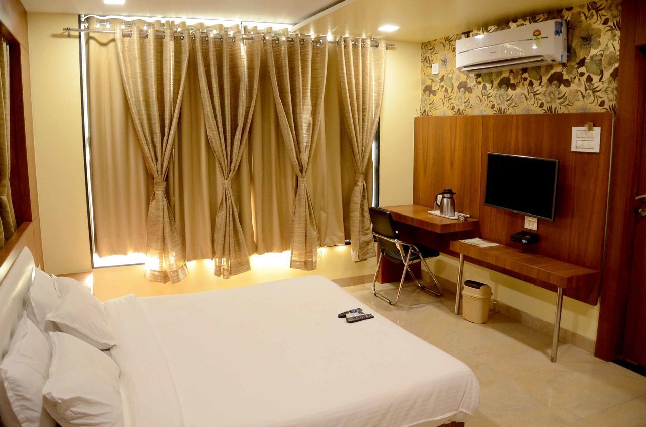Hotel Shikhar Darshan 우자인 외부 사진